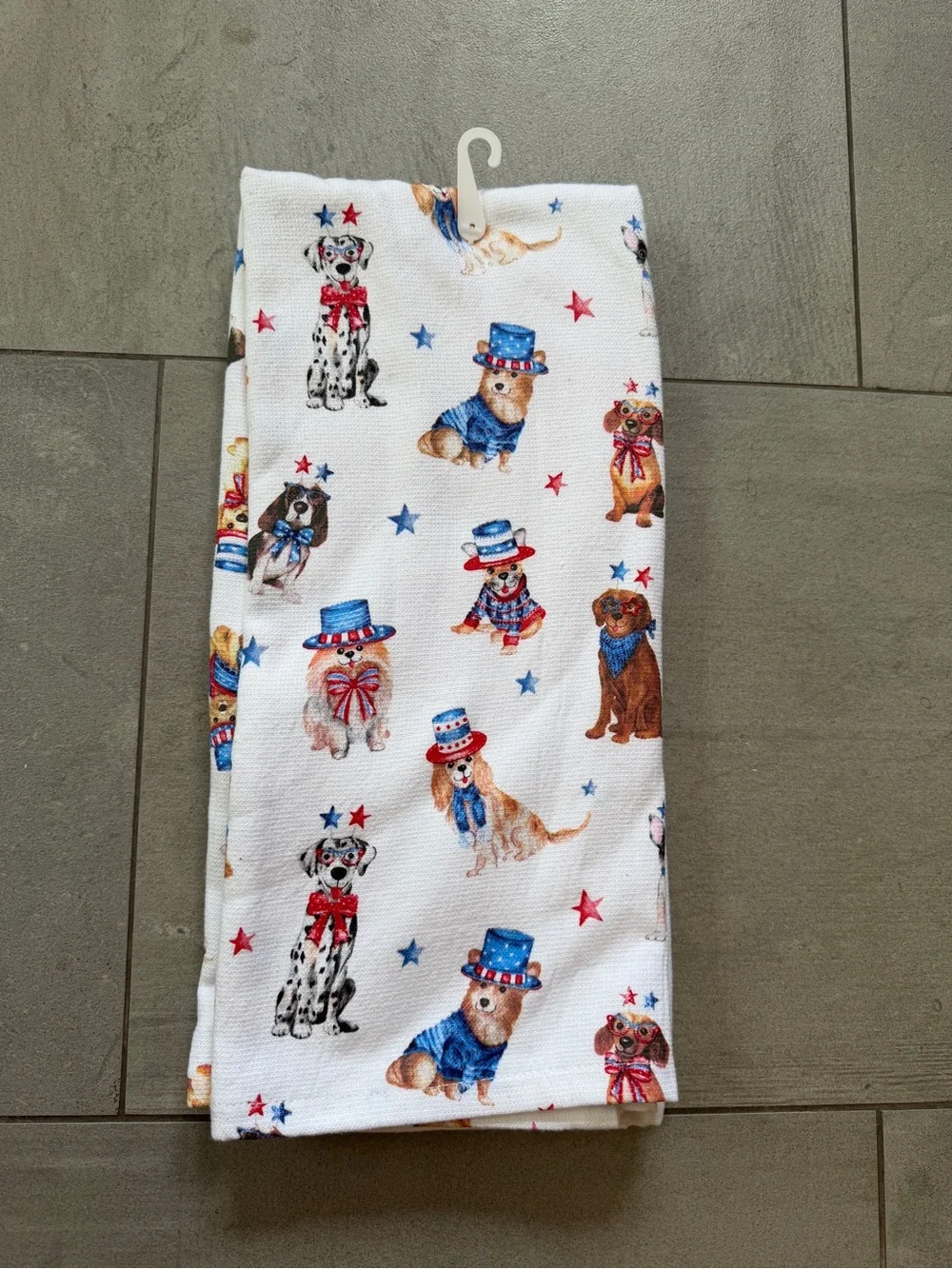 NWT Patriotic Hot Air Balloon & Puppy Kitchen Towels - set of 2. Fun prints!